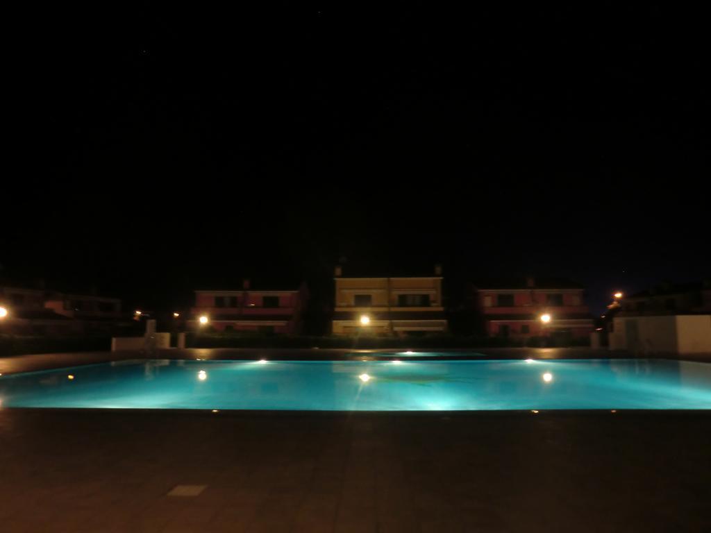 Residence Villaggio Dei Fiori Con Piscina E Posto Spiaggia Incluso Caorle Zimmer foto