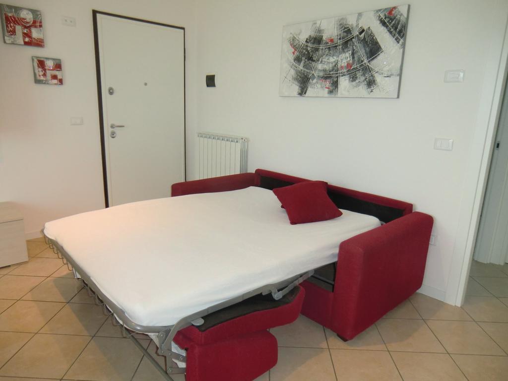 Residence Villaggio Dei Fiori Con Piscina E Posto Spiaggia Incluso Caorle Zimmer foto