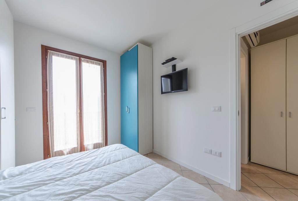 Residence Villaggio Dei Fiori Con Piscina E Posto Spiaggia Incluso Caorle Zimmer foto