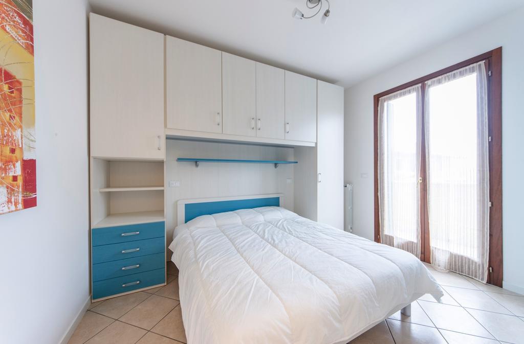 Residence Villaggio Dei Fiori Con Piscina E Posto Spiaggia Incluso Caorle Zimmer foto
